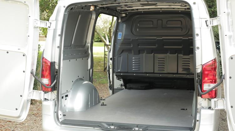 MERCEDES-BENZ eVITO L2 ELECTRIC FWD 85kW 66kWh Pro Van Auto